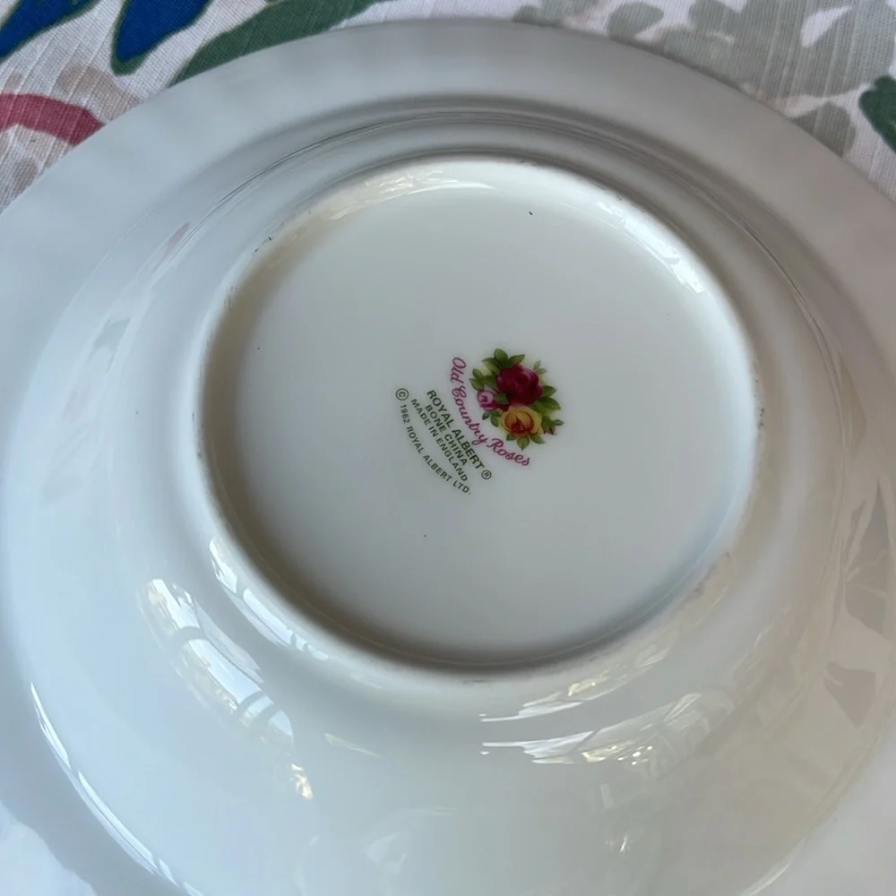 Set of 2 Rare Royal Albert Old Country Roses Green Border bowls 8”